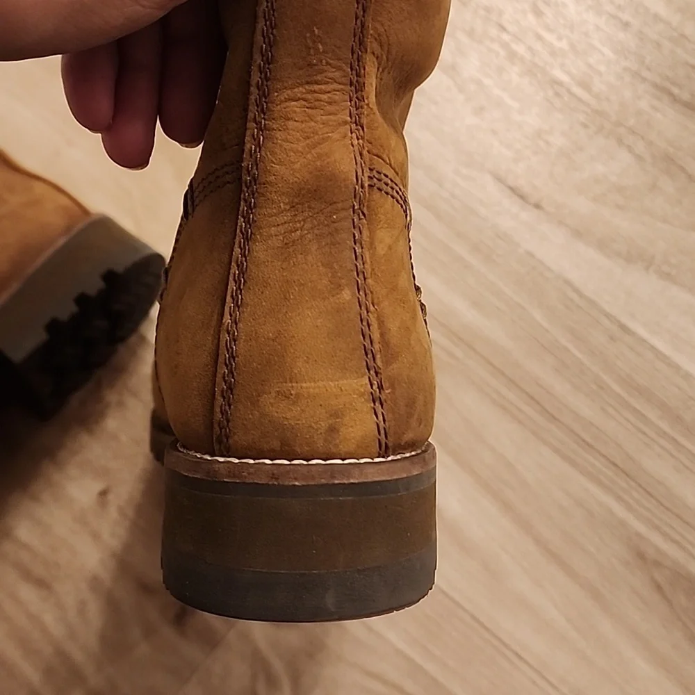 Boots - Picture 4 of 4